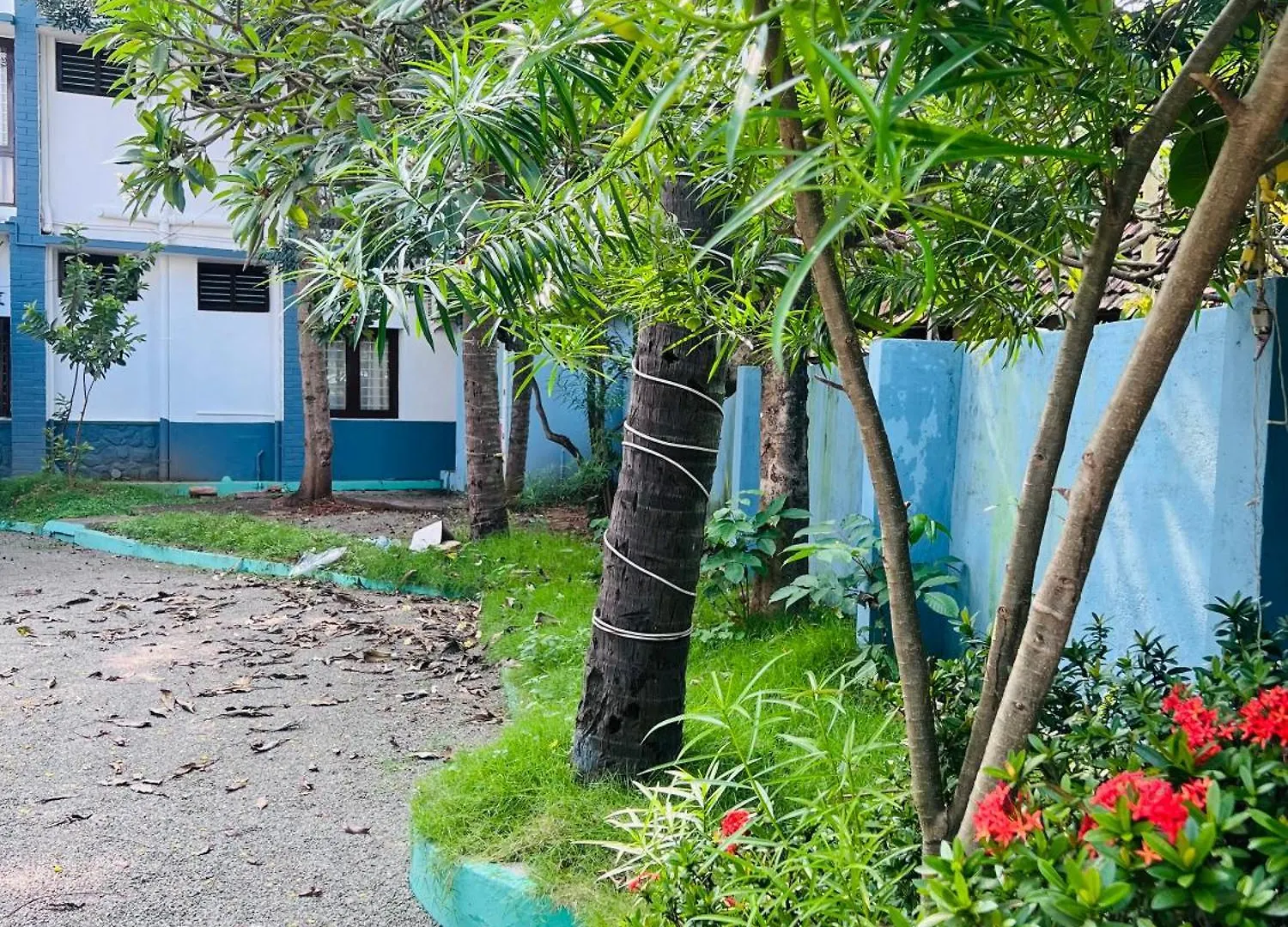Hotel Sunday - Townhouse Club Airport Trivandrum Thiruvananthapuram