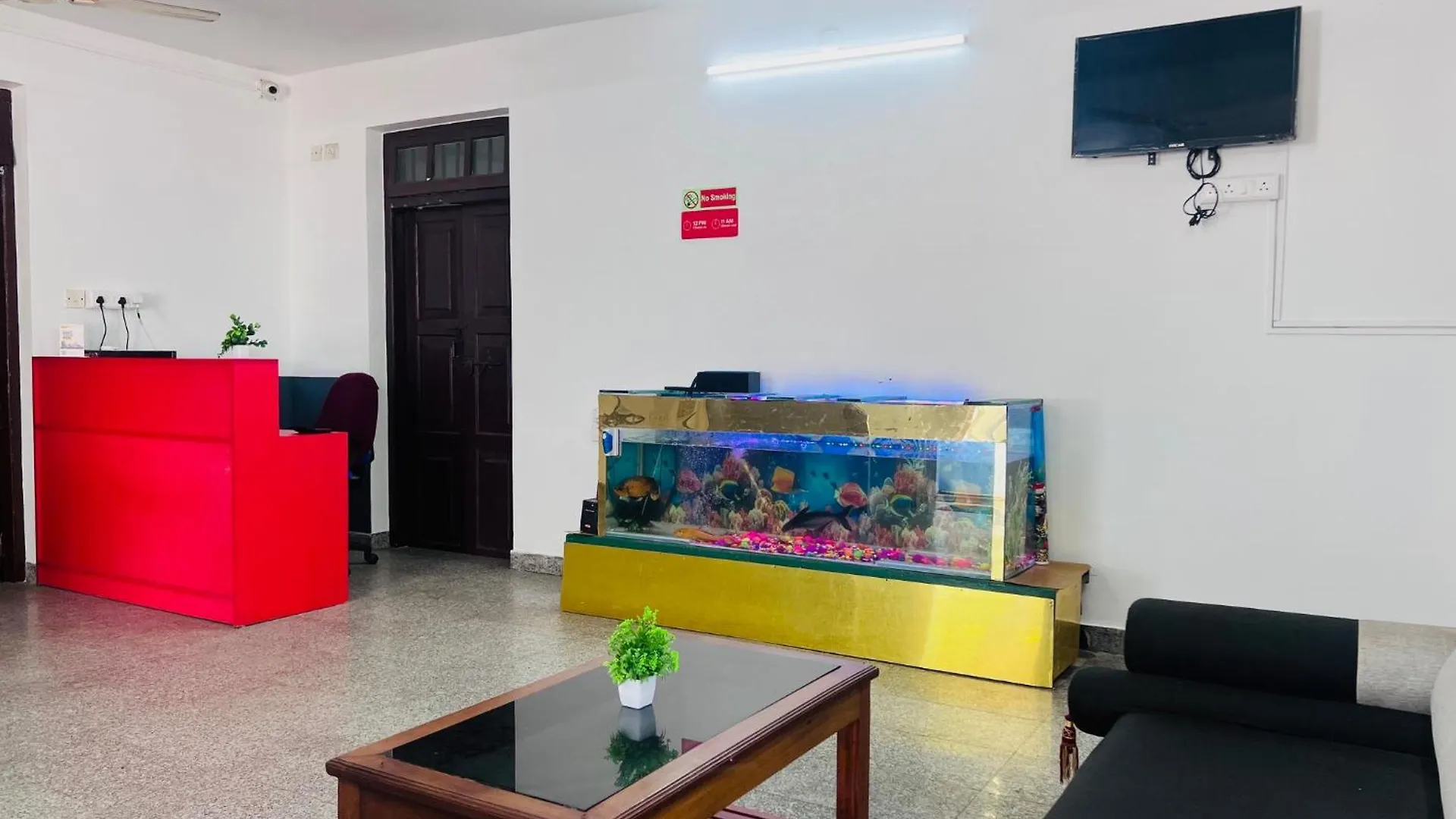 Hotel Sunday - Townhouse Club Airport Trivandrum Thiruvananthapuram