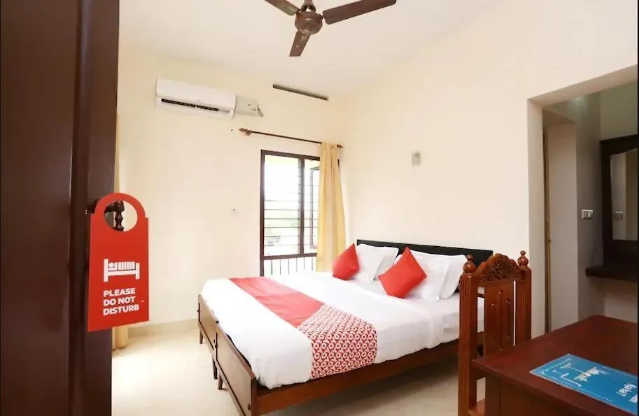 Hotel Sunday - Townhouse Club Airport Trivandrum トリバンドラム