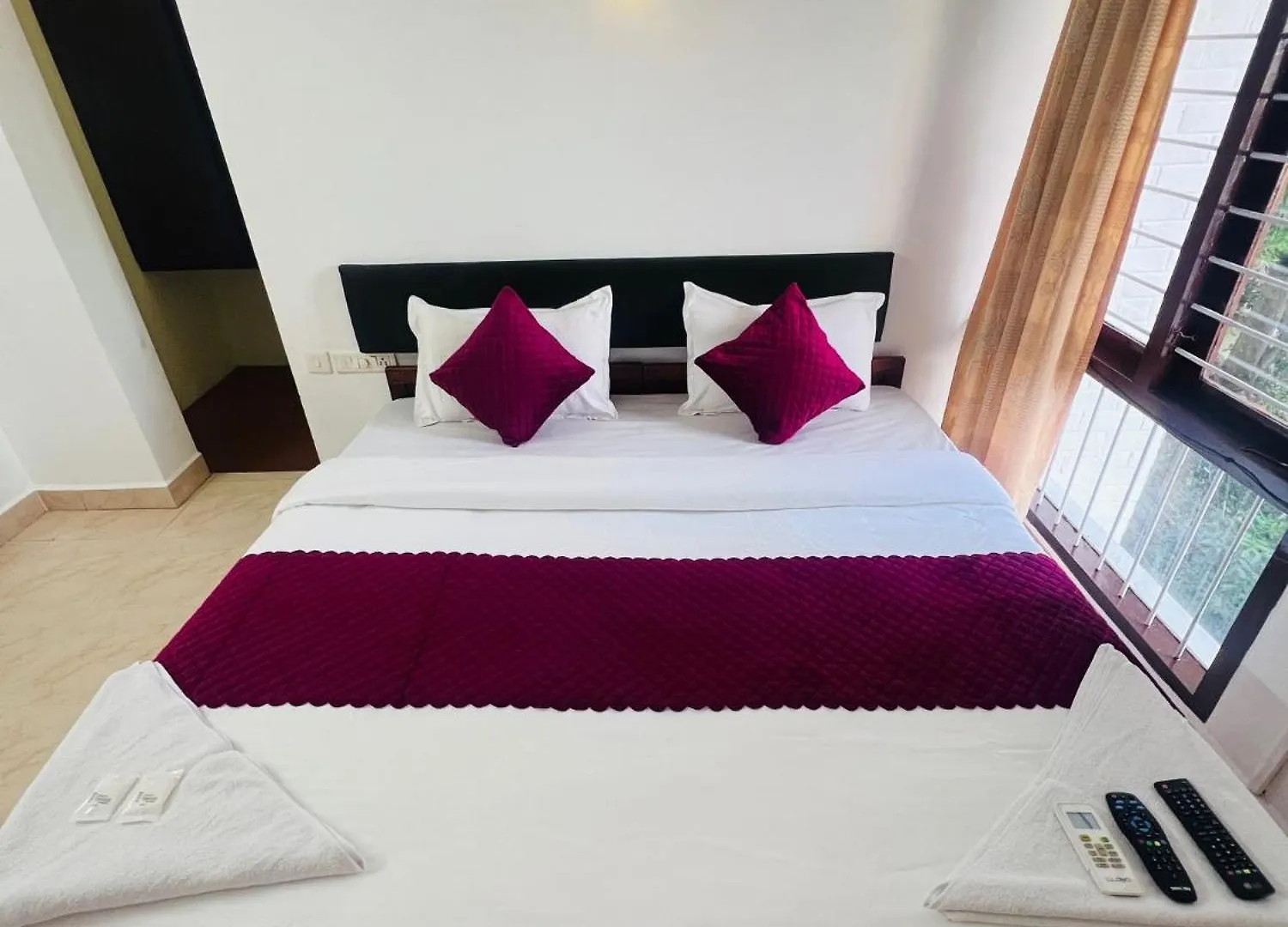 Hotel Sunday - Townhouse Club Airport Trivandrum トリバンドラム