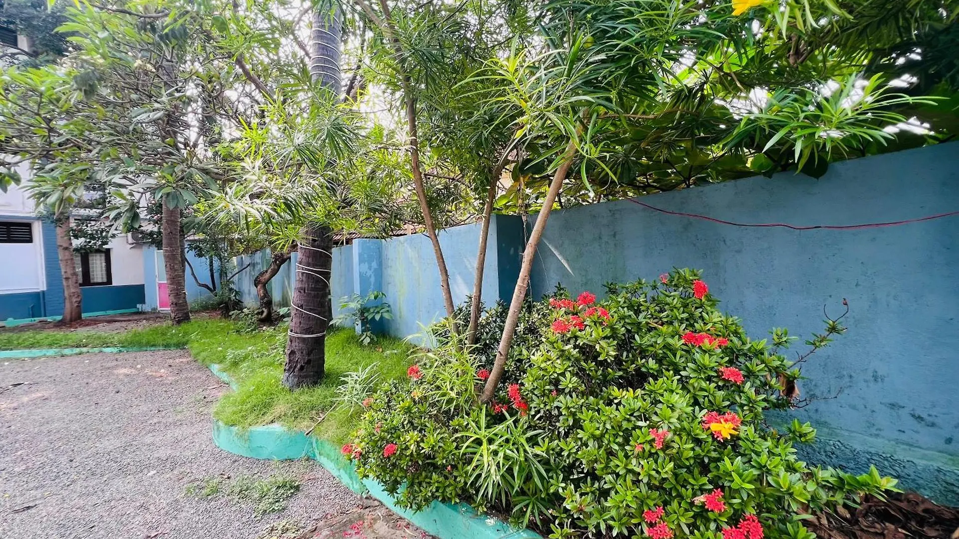 Hotel Sunday - Townhouse Club Airport Trivandrum トリバンドラム