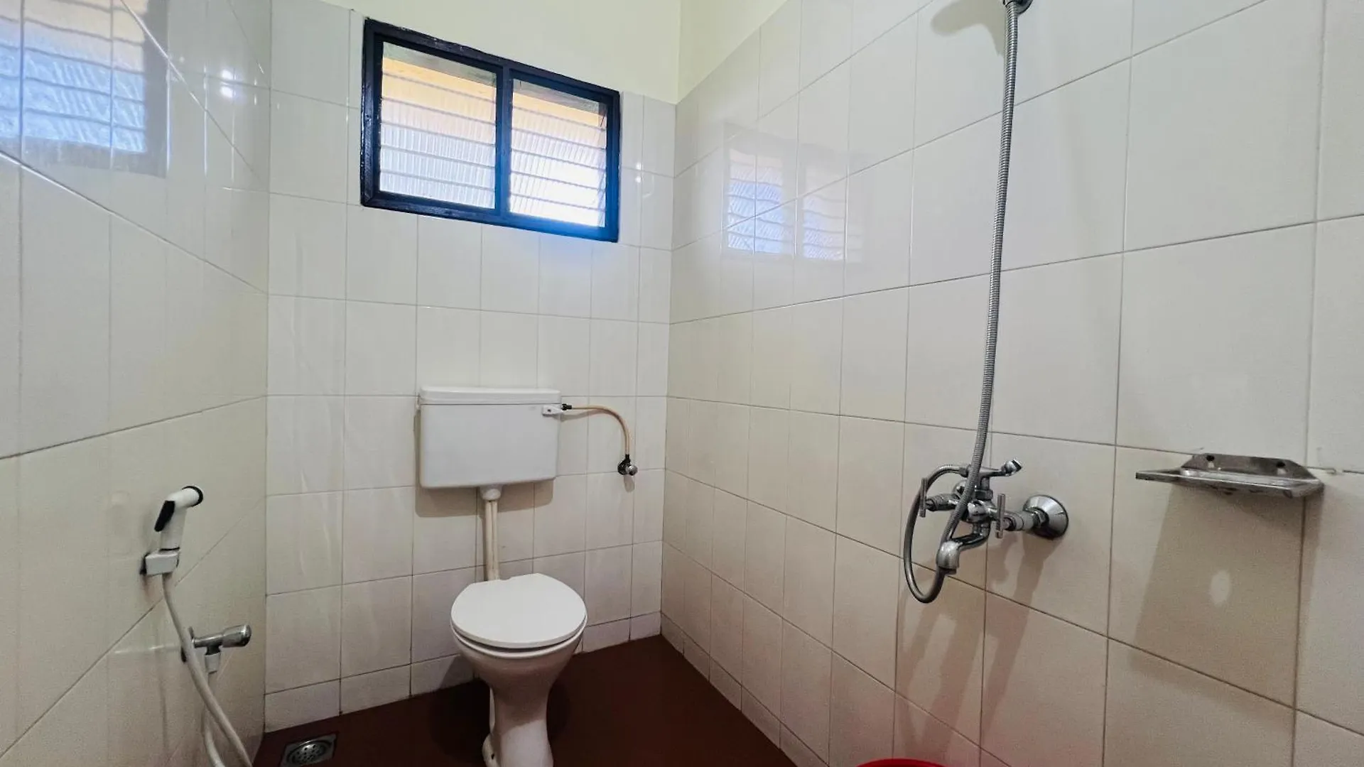 Hotel Sunday - Townhouse Club Airport Trivandrum トリバンドラム