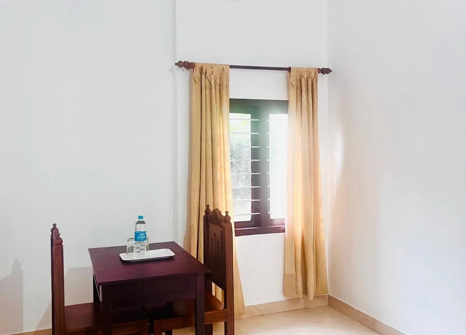 Hotel Sunday - Townhouse Club Airport Trivandrum トリバンドラム
