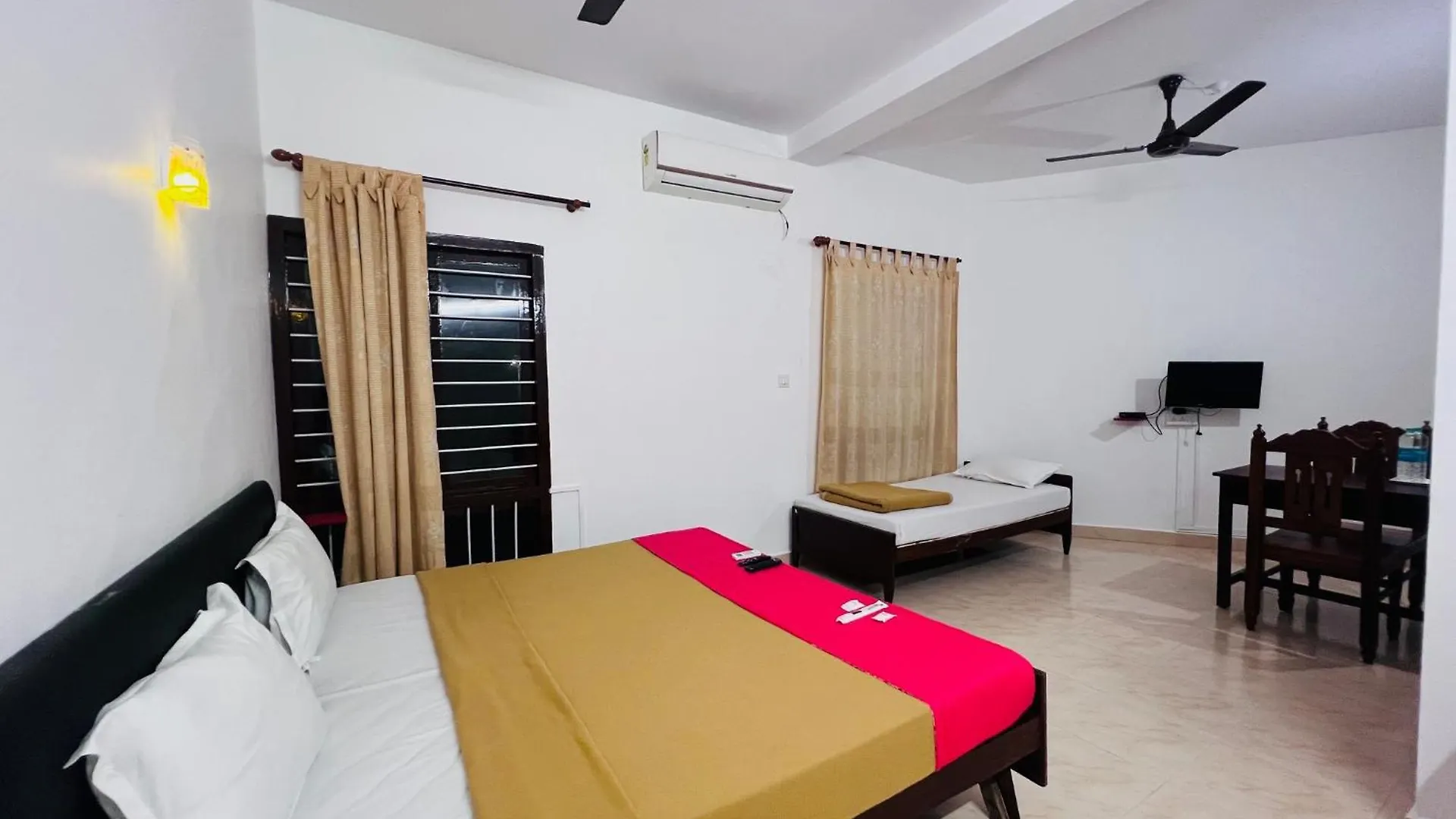 Hotel Sunday - Townhouse Club Airport Trivandrum トリバンドラム